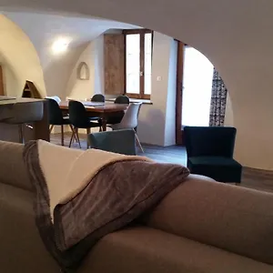 Maison A Tour Appartement